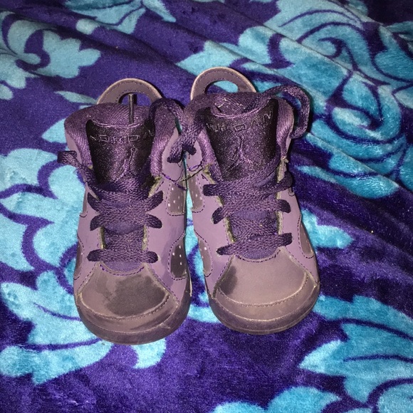 Toddler Jordan Sneakers - Picture 1 of 5